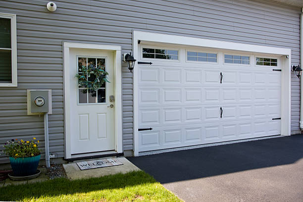 24/7 Emergency Garage Door Panel Replacement experts in Cedar County County, IA